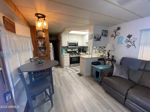 1039 S Cheyenne Dr, Apache Junction, AZ 85119 photo 9