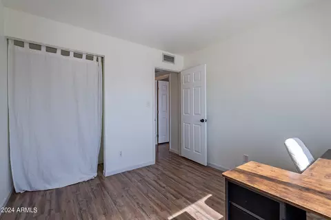 1008 E Diamond Dr, Tempe, AZ 85283 photo 31