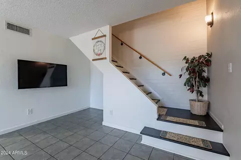 1008 E Diamond Dr, Tempe, AZ 85283 photo 10