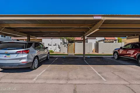 1008 E Diamond Dr, Tempe, AZ 85283 photo 2