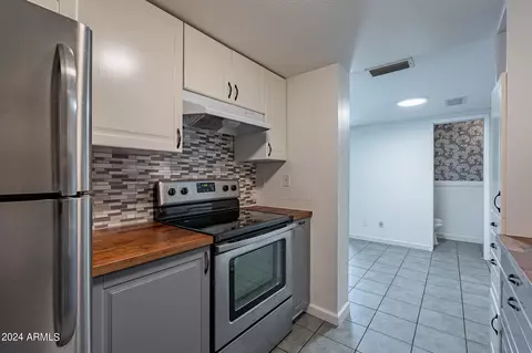 1008 E Diamond Dr, Tempe, AZ 85283 photo 23