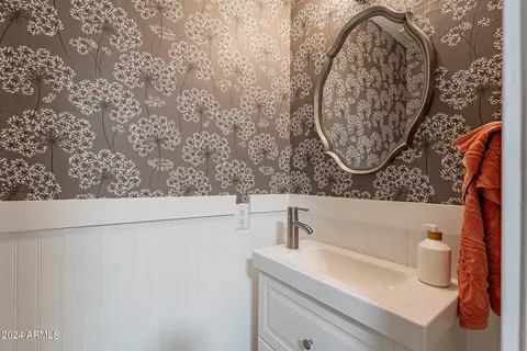 1008 E Diamond Dr, Tempe, AZ 85283 photo 18