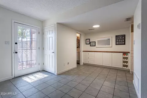 1008 E Diamond Dr, Tempe, AZ 85283 photo 15