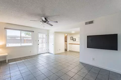 1008 E Diamond Dr, Tempe, AZ 85283 photo 8