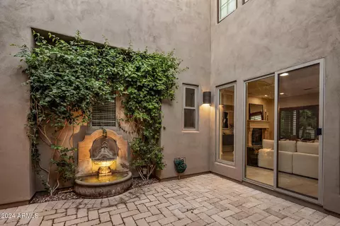 3810 E Herrera Dr, Phoenix, AZ 85050 photo 7