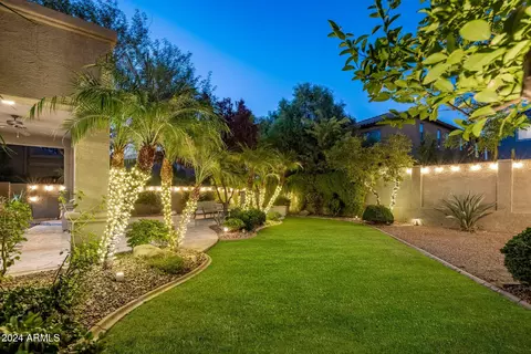 3810 E Herrera Dr, Phoenix, AZ 85050 photo 17