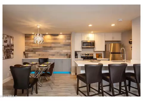 8055 E Thomas Rd #M104, Scottsdale, AZ 85251