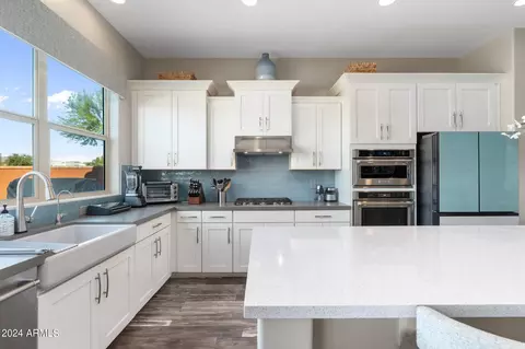 Kitchen - 9766 E Thatcher Ave, Mesa, AZ 85212 photo 5 of 6