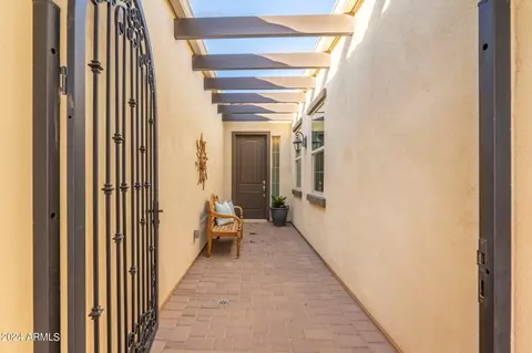 Entry Way - 9766 E Thatcher Ave, Mesa, AZ 85212 photo 2 of 5