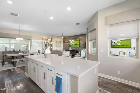 Kitchen - 9766 E Thatcher Ave, Mesa, AZ 85212 photo 6 of 6