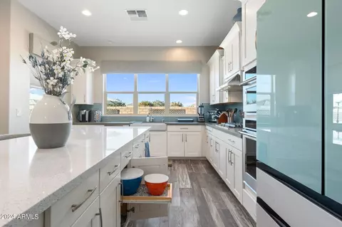 Kitchen - 9766 E Thatcher Ave, Mesa, AZ 85212 photo 2 of 6
