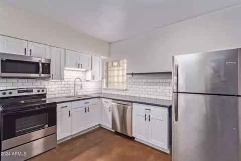 351 E Thomas Rd #D306, Phoenix, AZ 85012 photo 2
