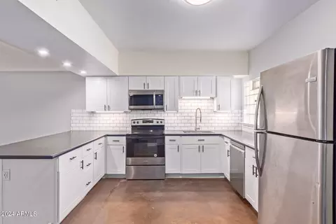 351 E Thomas Rd #D306, Phoenix, AZ 85012