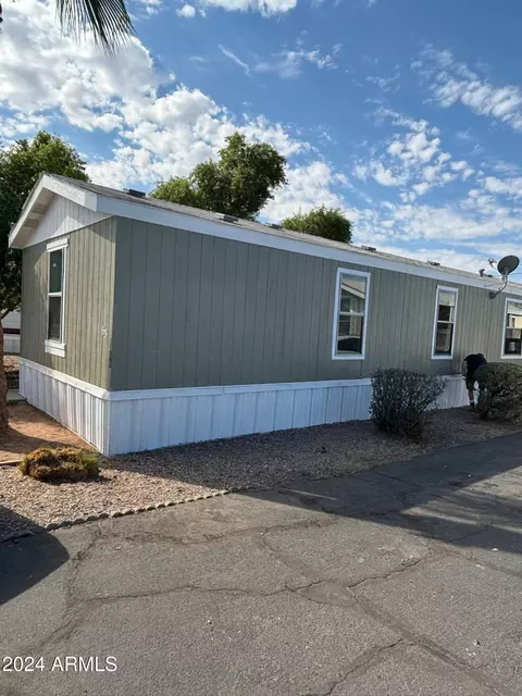 555 W Warner Rd #65, Chandler, AZ 85225