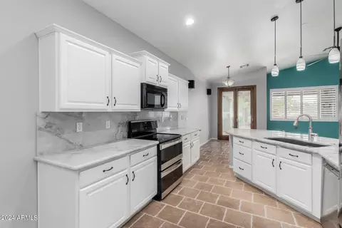 3220 E Maldonado Dr, Phoenix, AZ 85042 photo 13