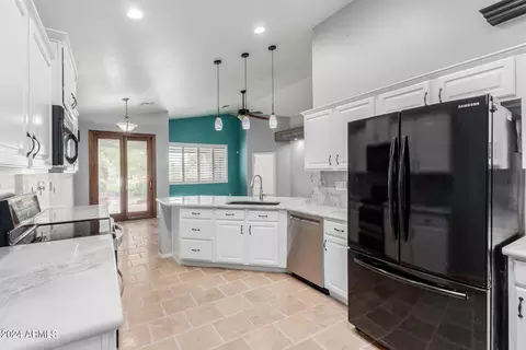 3220 E Maldonado Dr, Phoenix, AZ 85042 photo 12