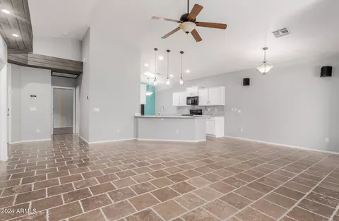 3220 E Maldonado Dr, Phoenix, AZ 85042 photo 8