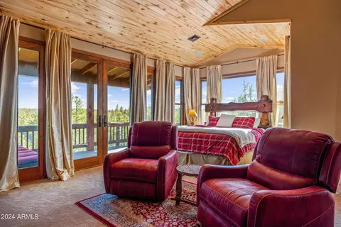 Bedroom - 2946 N Lodgepole Rd, Overgaard, AZ 85933 photo 6 of 8
