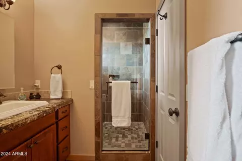Bath - 2946 N Lodgepole Rd, Overgaard, AZ 85933 photo 10 of 10