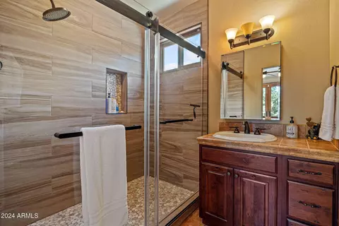 Bath - 2946 N Lodgepole Rd, Overgaard, AZ 85933 photo 1 of 10