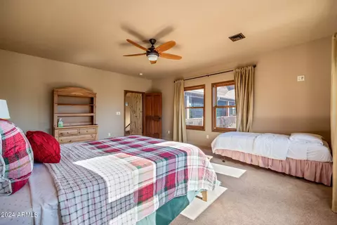 Bedroom - 2946 N Lodgepole Rd, Overgaard, AZ 85933 photo 4 of 8