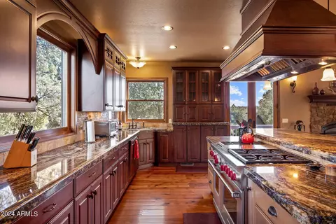 Kitchen - 2946 N Lodgepole Rd, Overgaard, AZ 85933 photo 3 of 4