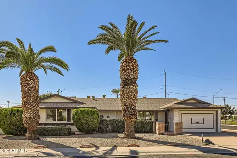 10637 W Crosby Dr, Sun City, AZ 85351