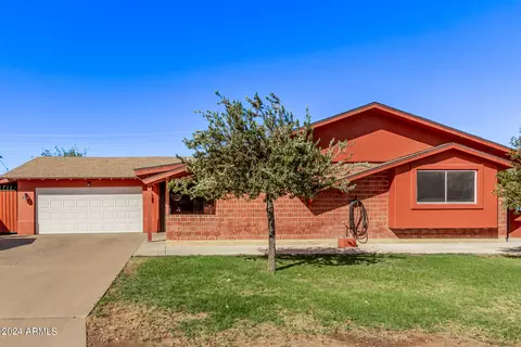 3926 W Stella Ln, Phoenix, AZ 85019