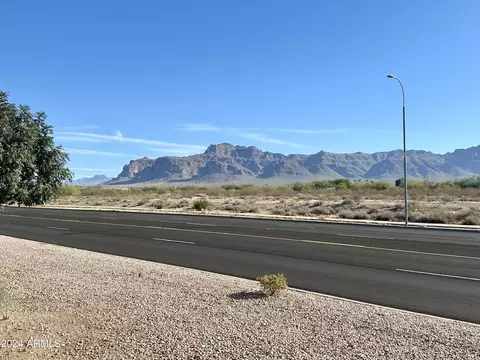 477 S Iron Ore Dr, Apache Junction, AZ 85119 photo 9