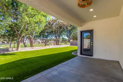 Exterior - 3759 S Dew Drop Ln, Gilbert, AZ 85297 photo 4 of 12