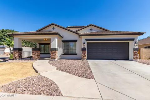 Exterior - 3759 S Dew Drop Ln, Gilbert, AZ 85297 photo 2 of 12