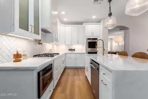 Kitchen - 3759 S Dew Drop Ln, Gilbert, AZ 85297 photo 9 of 12