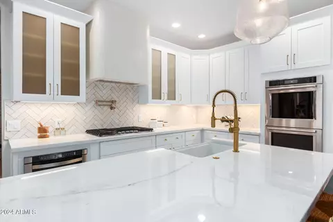 Kitchen - 3759 S Dew Drop Ln, Gilbert, AZ 85297 photo 5 of 12