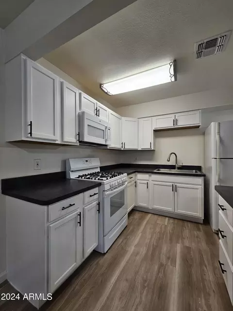 4622 S 21st St, Phoenix, AZ 85040 photo 9