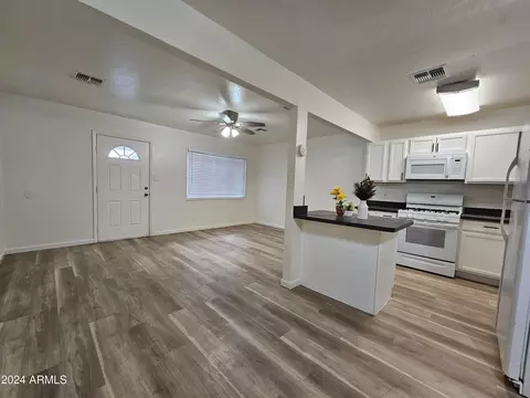 4622 S 21st St, Phoenix, AZ 85040 photo 6