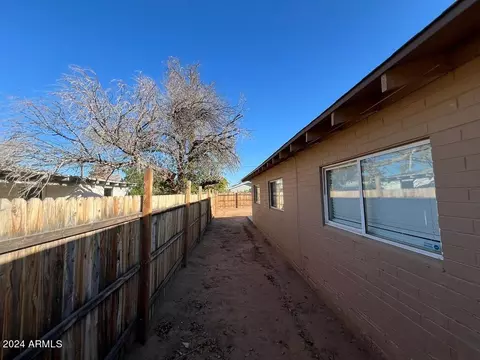 3542 Earll Dr, Phoenix, AZ 85018 photo 4