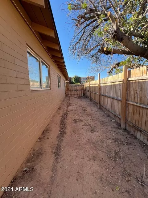 3542 Earll Dr, Phoenix, AZ 85018 photo 3