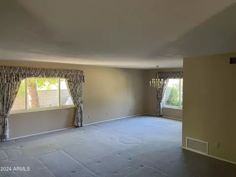 9037 N 28th St, Phoenix, AZ 85028 photo 3