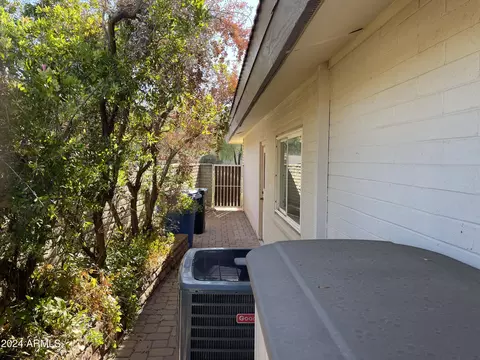 9037 N 28th St, Phoenix, AZ 85028 photo 11