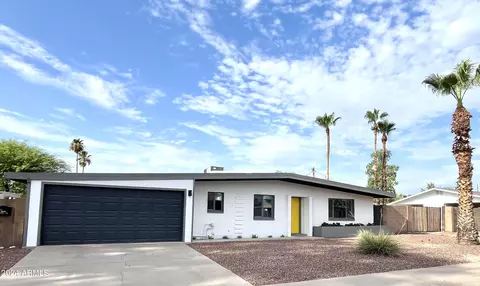 3815 E Shaw Butte Dr, Phoenix, AZ 85028 photo 2