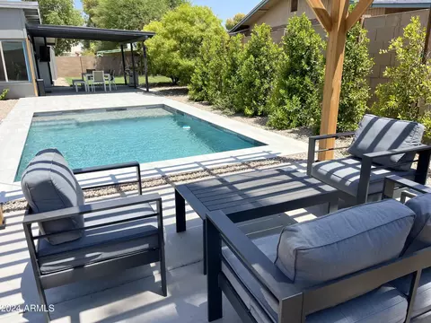 3815 E Shaw Butte Dr, Phoenix, AZ 85028 photo 3