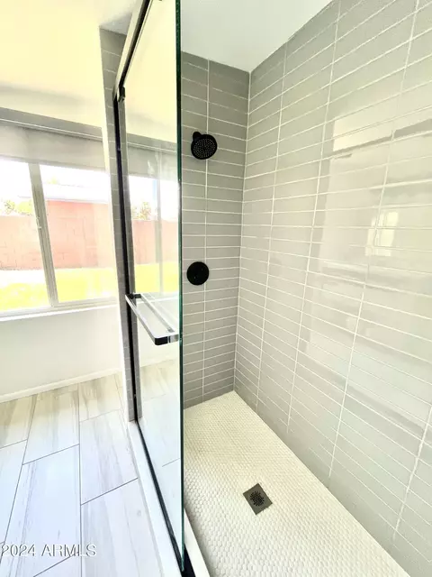 3815 E Shaw Butte Dr, Phoenix, AZ 85028 photo 8