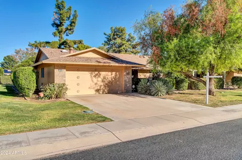 15605 N 98th Ave, Sun City, AZ 85351