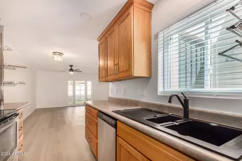 1010 E Cheryl Dr, Phoenix, AZ 85020 photo 21