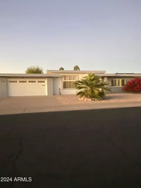 9526 W Brokenstone Dr, Sun City, AZ 85351