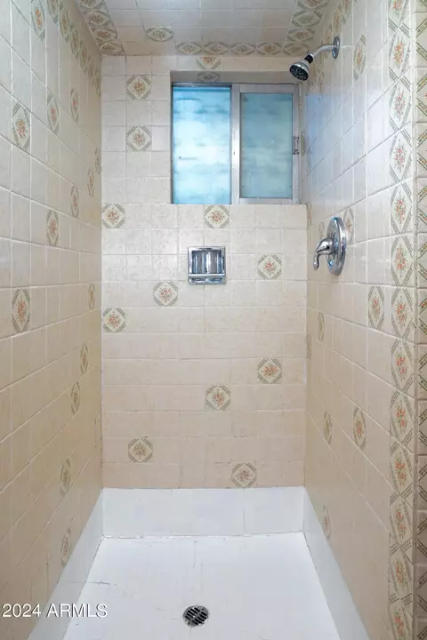 Bath - 2051 E 11th St, Douglas, AZ 85607 photo 2 of 4