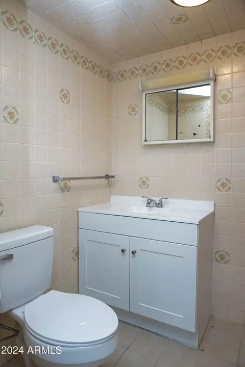 Bath - 2051 E 11th St, Douglas, AZ 85607 photo 1 of 4
