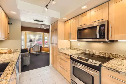 233 E Angela Dr, Phoenix, AZ 85022 photo 9