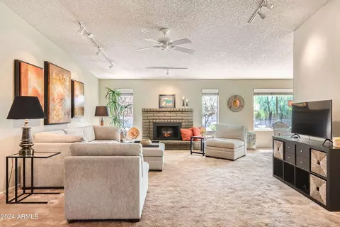 233 E Angela Dr, Phoenix, AZ 85022 photo 7