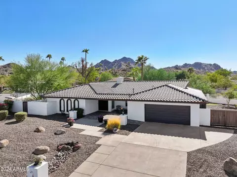 3007 E Calaveros Dr, Phoenix, AZ 85028 photo 2